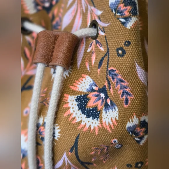 Universal Thread Canvas Floral print drawstring bucket style bag backpack - Picture 9 of 11